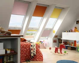 VELUX DKL verduisterende rolgordijnen met zijbalken